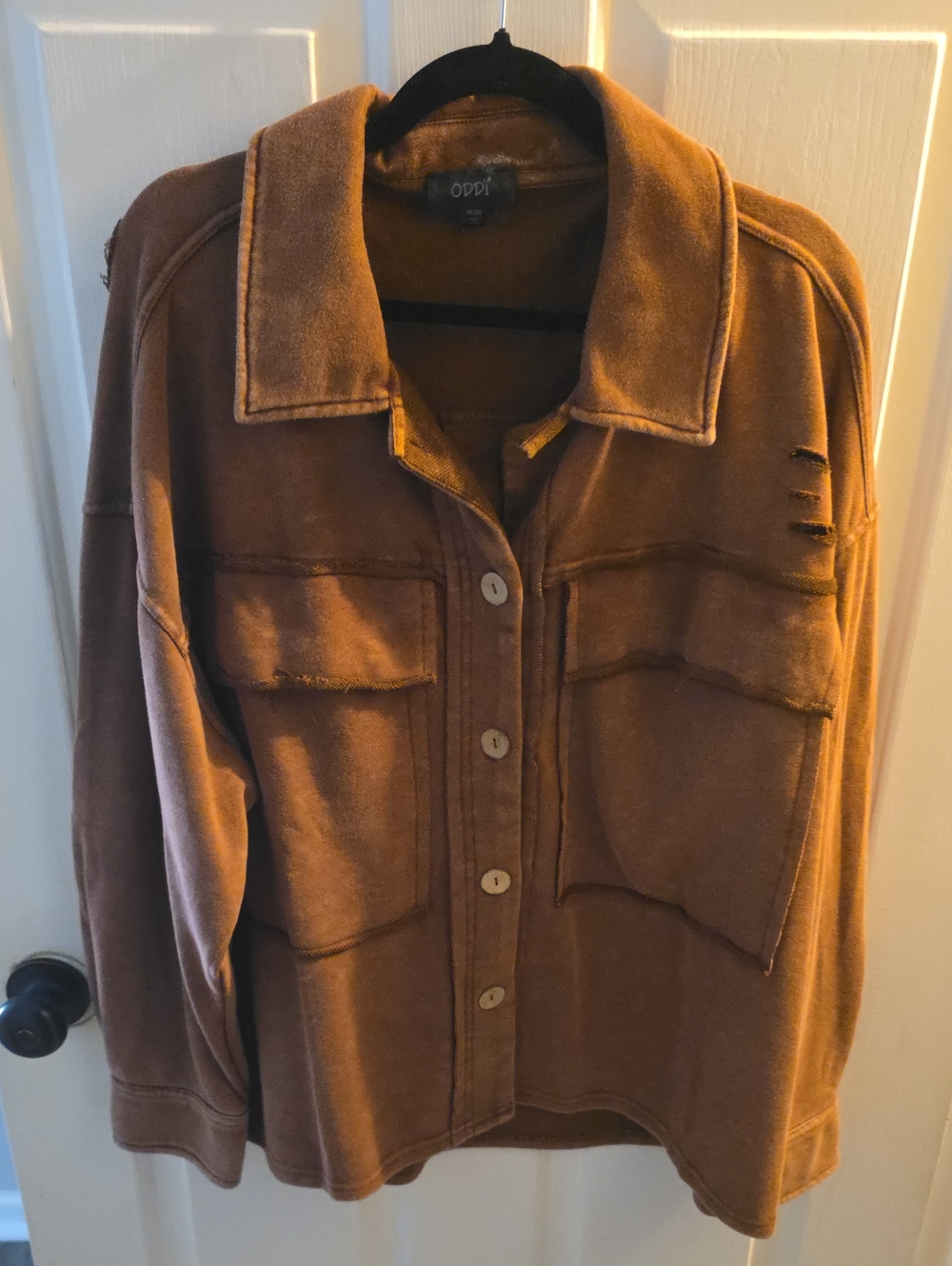 ODDY Women's Distressed Chest-Pocket Utility Jacket in Warm Brown